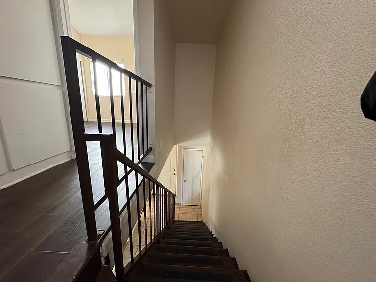 7631 Reseda Blvd — Photo 9