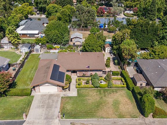 3rd image of 9336 Trenton Way