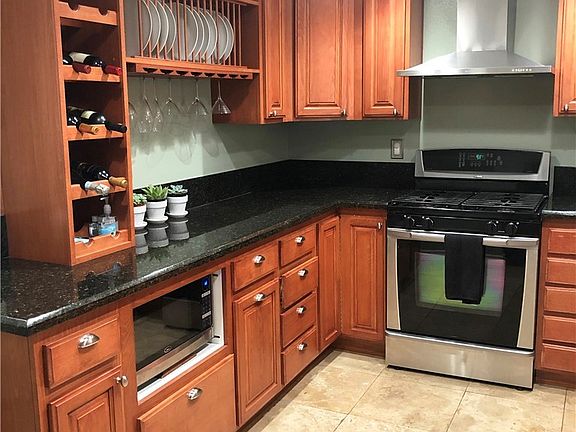 5th image of 625 E Del Mar Blvd APT 108