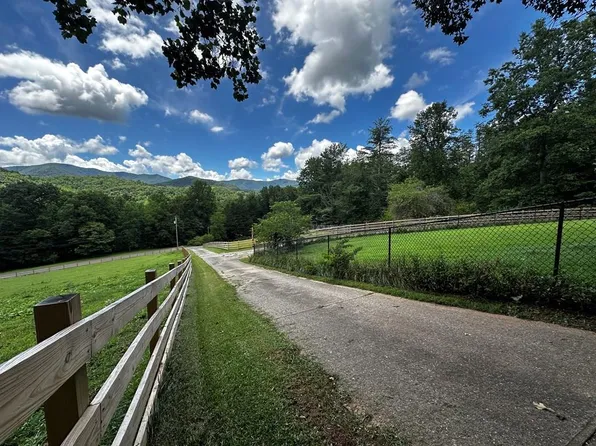 177 Bob Penland Rd, Hayesville, NC 28904