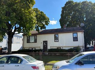 11 Rock Ave, Pawtucket, RI 02861