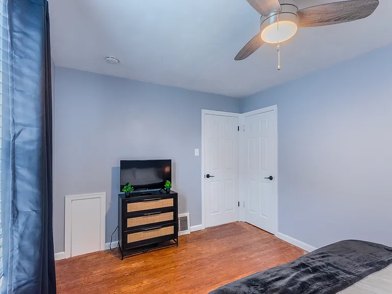 6042 Hancock Ave — Photo 12