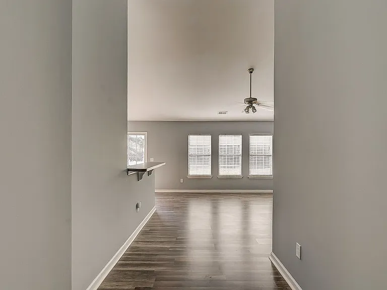 6 Spruce Dr — Photo 3
