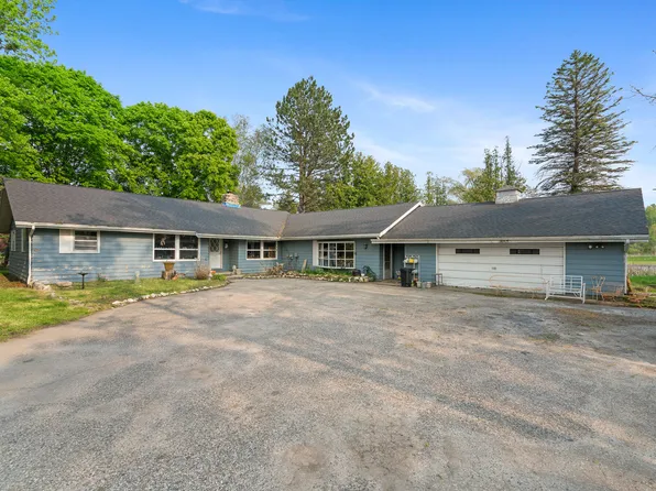 5971 Onaway Rd, Indian River, MI 49749