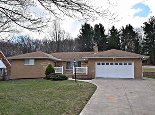 146 E Ridgewood Dr, Seven Hills, OH 44131