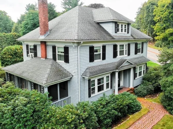 299 Salisbury St, Worcester, MA 01609