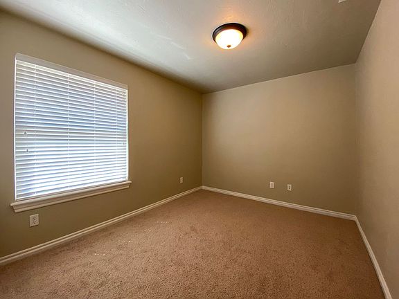 3rd image of 3017 Line Dr