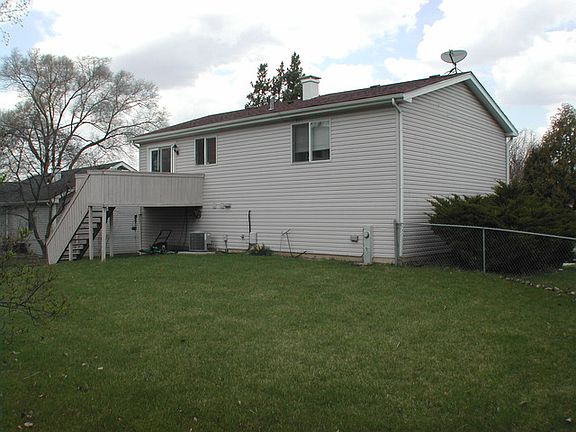 2nd image of 943 Shorewood Dr