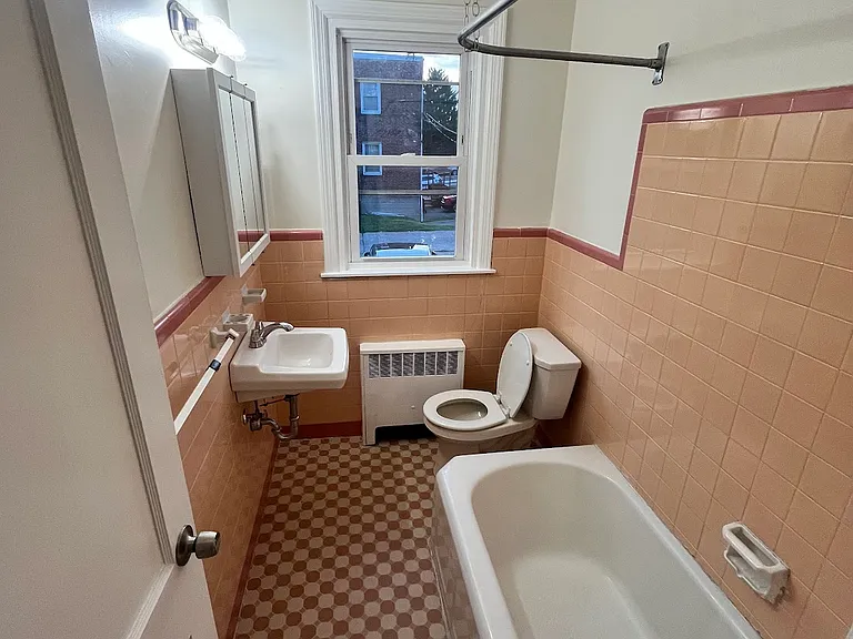 6842 Oxford Ave #1 — Photo 11