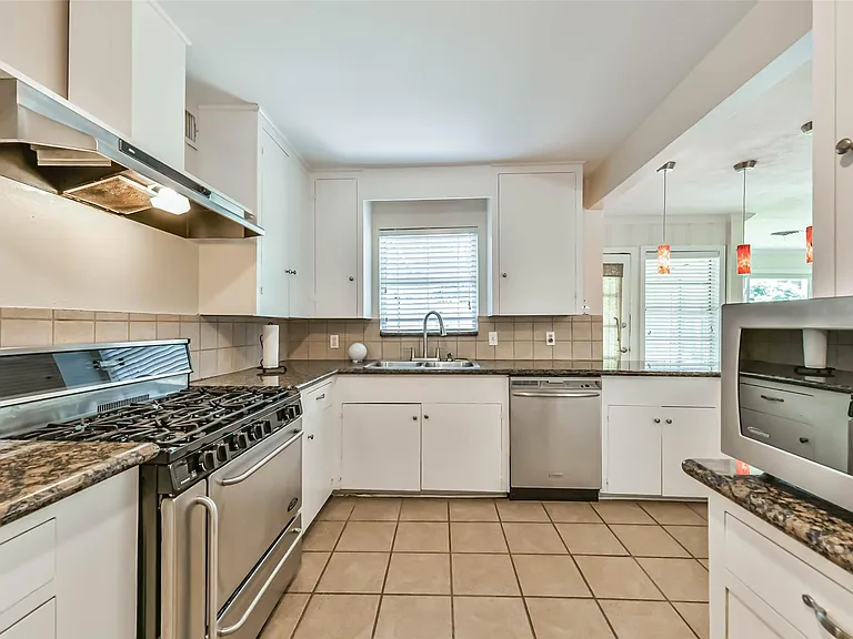 3023 Fairhope St — Photo 8