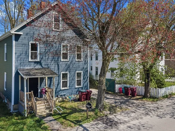 65 Oak St, Middleboro, MA 02346