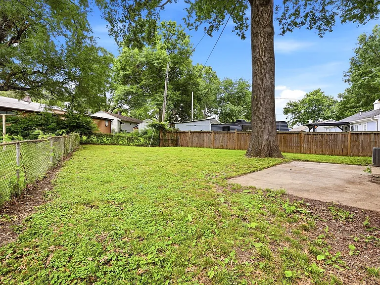 11407 Winchester Ave — Photo 26