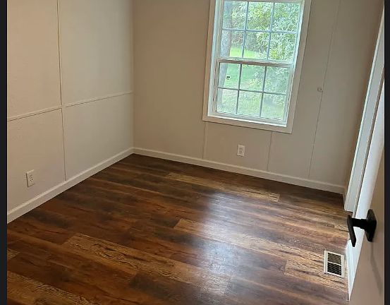 3rd image of 4219 Southern Oaks Rd