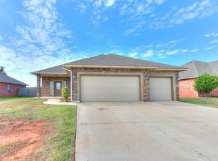8712 SW 66th Pl, Oklahoma City, OK 73169