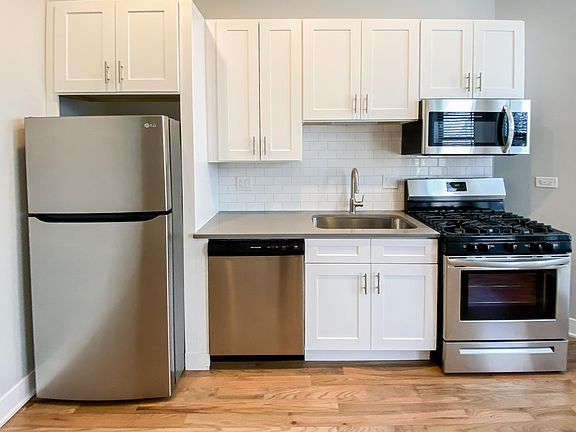 2nd image of 2103.5 N Sedgwick St #4