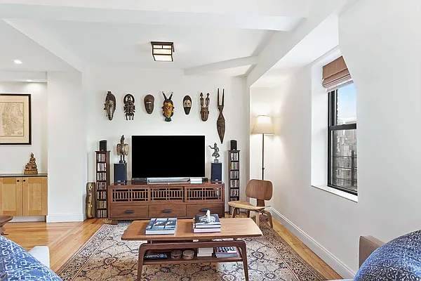 Sold by Compass | media 3