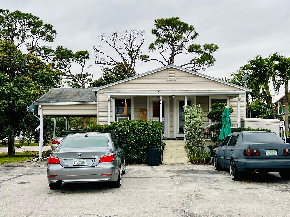 27 S Buffalo Street, Lake Worth - Apartment on the right side of the main level with off-street parking for two cars