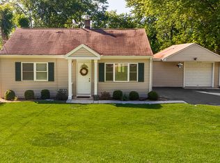 459 Marquette Ave, Cary, IL 60013
