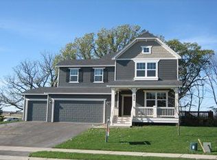 6850 Oak Ridge Ct, Shakopee, MN 55379