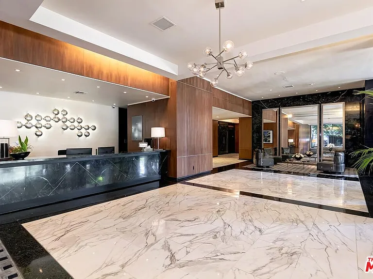 1100 Alta Loma Rd — Photo 33