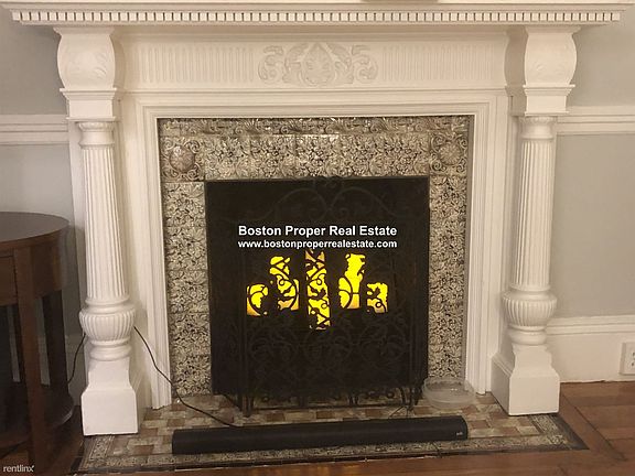 377 Commonwealth #4 Boston Unit Photo 3