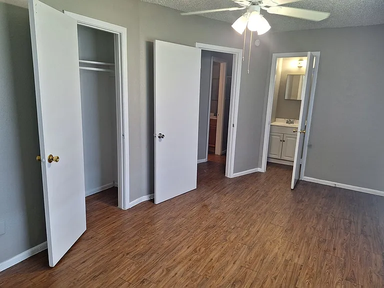 6919 Basilwood Dr — Photo 16