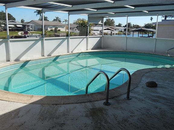 3rd image of 2052 Norfolk Dr