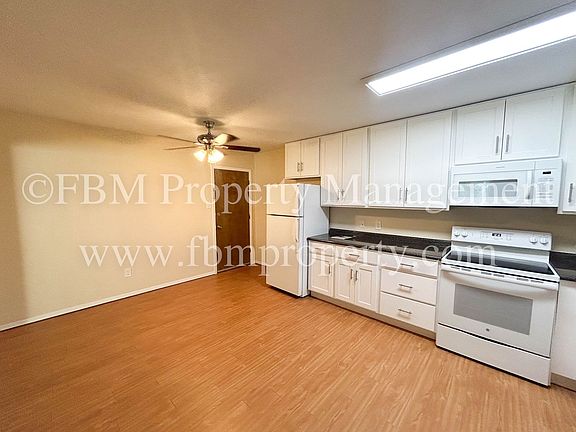 3rd image of 410 W Franklin St #3