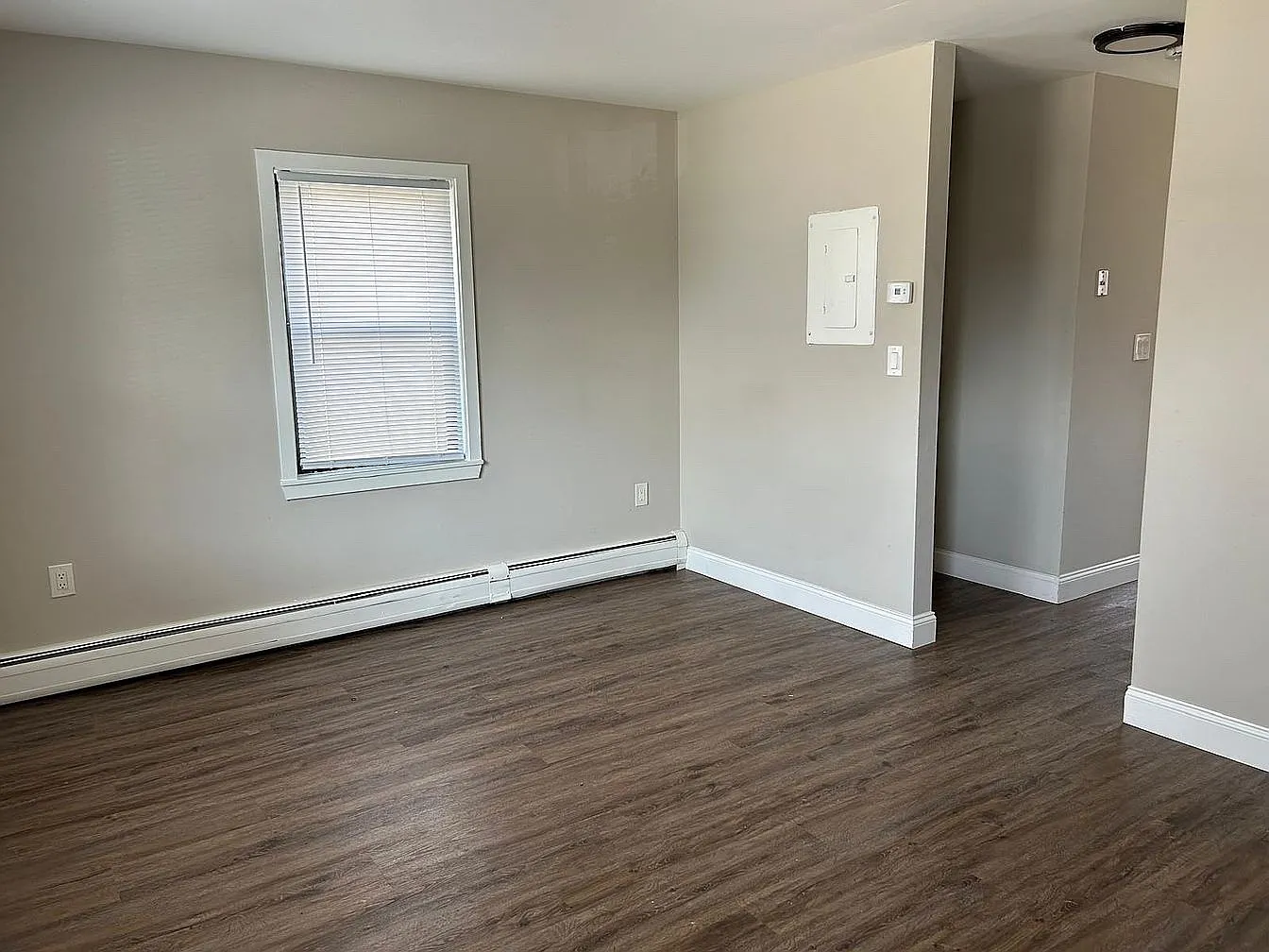 2 bed, 900 sqft, $1,800 — Photo 3