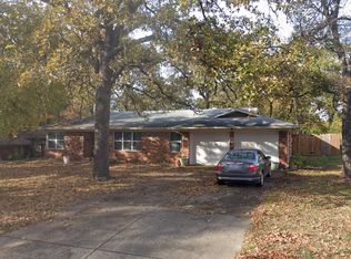 850 Vine St, Euless, TX 76040