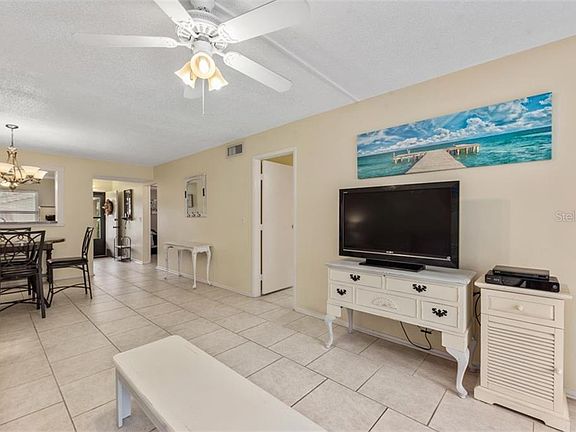 4th image of 2669 Woodgate Ln #C-1