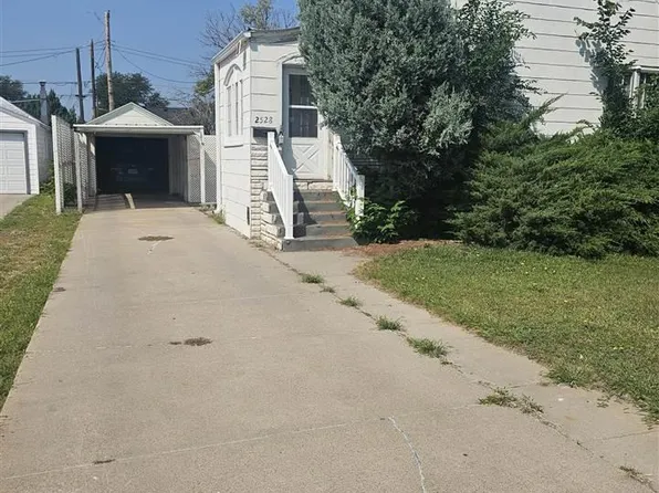 2528 Avenue F, Scottsbluff, NE 69361