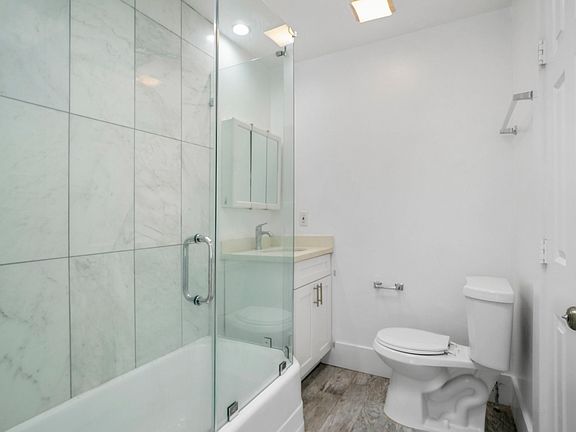 2nd image of 1830 S Gramercy Pl #1830