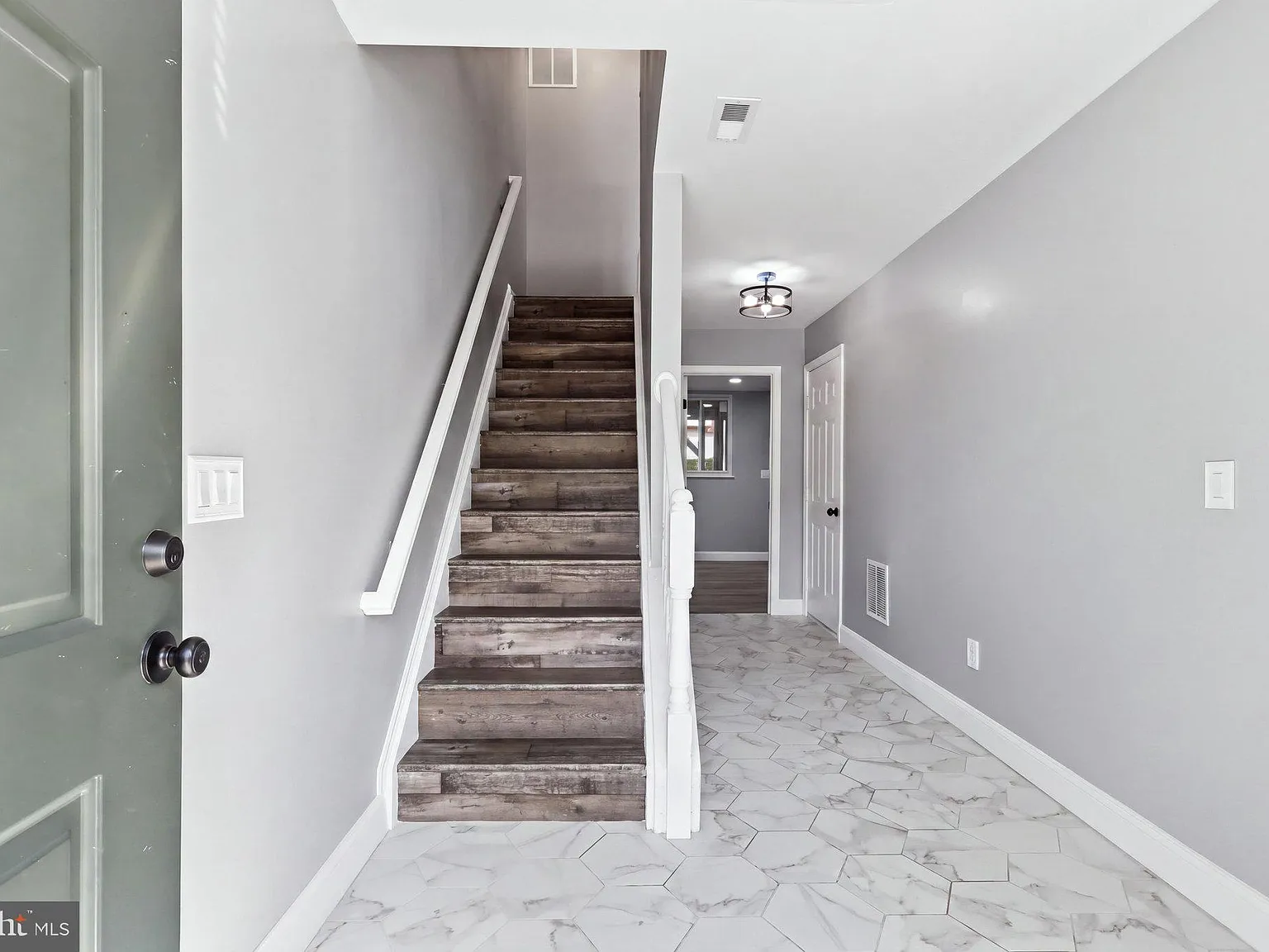 3 bed, 2.5 bath, 2000 sqft, $3,850 — Photo 4