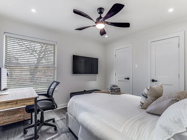 2232 Colony Ct — Photo 13