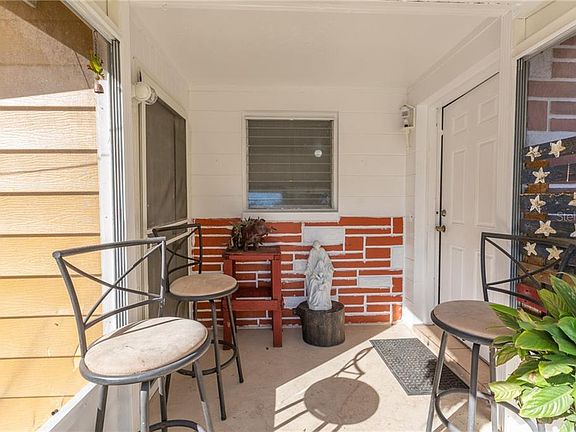 5th image of 222 Dennis Ave