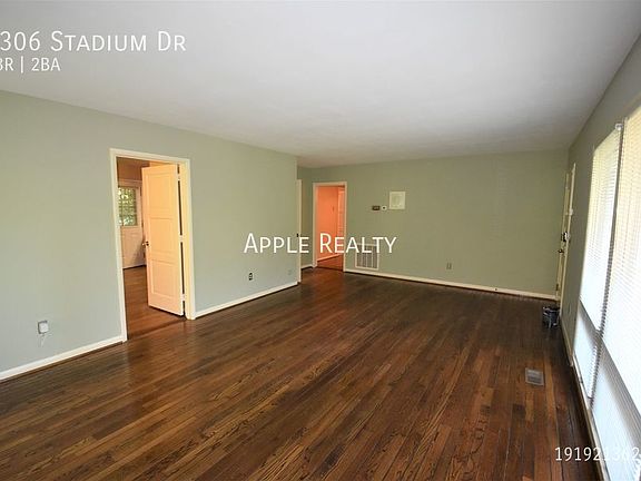 4th image of 1306 Stadium Dr