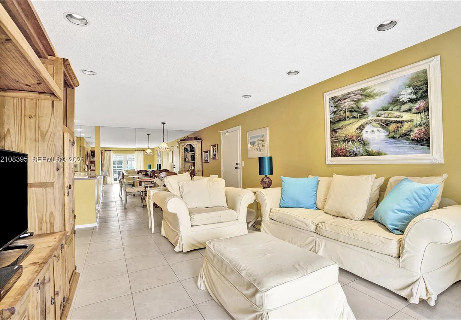 Bay Colony Club Condo — Photo 3