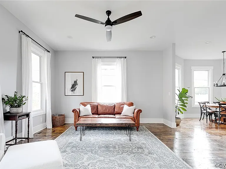 205 Poe St — Photo 34