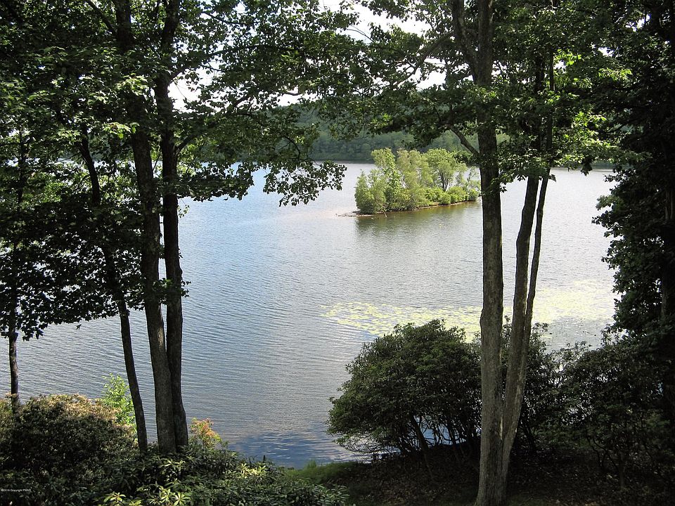 1st image of 301 Pine Point Dr #5