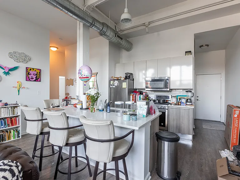 915 W Dakin St #3 — Photo 4