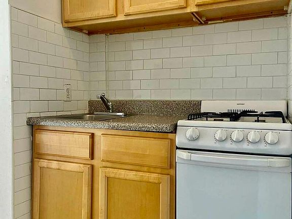 5th image of 148 Orchard St #1