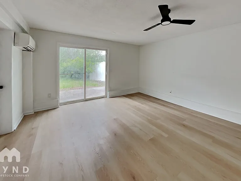 3340 Peach Dr — Photo 7