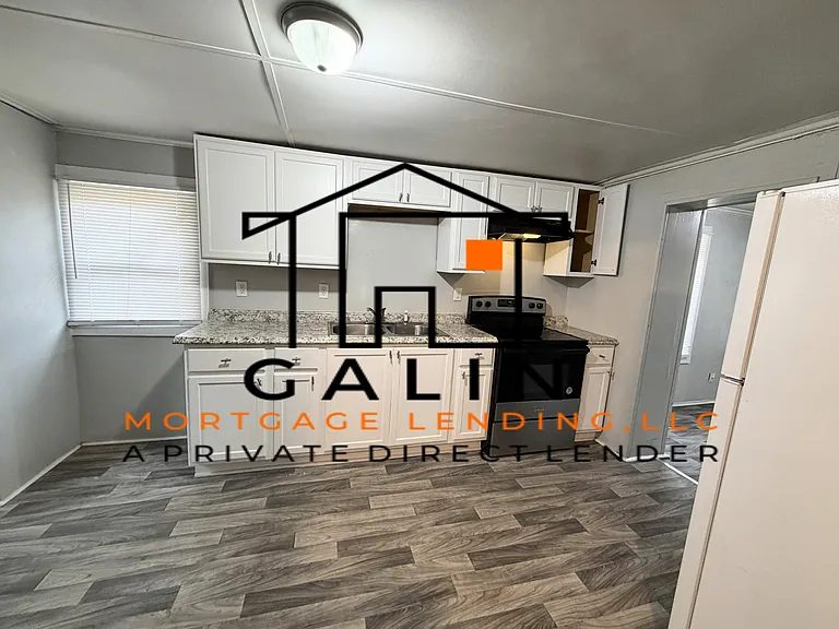 2203 Clars Ave — Photo 5