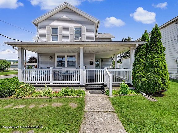 2nd image of 302 Kennedy St