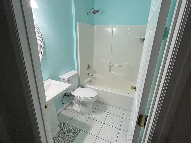 5 Ziegler Pl — Photo 14