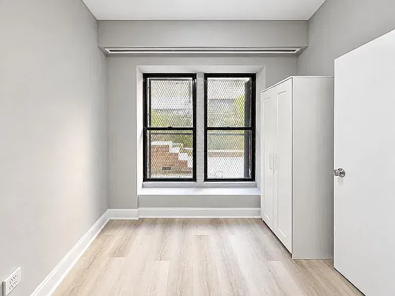 2172 Amsterdam Avenue — Photo 2