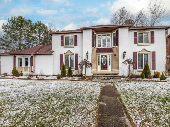 78 Cheshire Ln, East Amherst, NY 14051