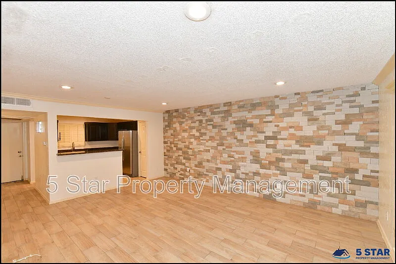 2 bed, 2.0 bath, 1000 sqft, $1,350 — Photo 4
