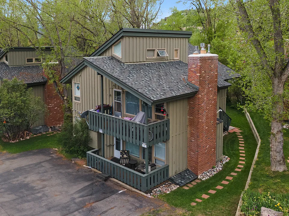 927 Red Sandstone Rd #14A